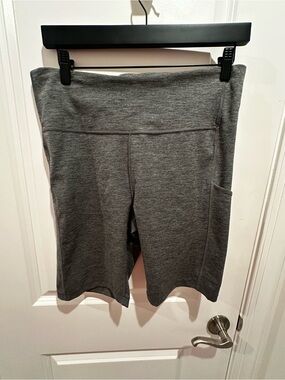 Athleta Ultimate Stash Pocket 9” Biker Shorts | Charcoal Gray | L